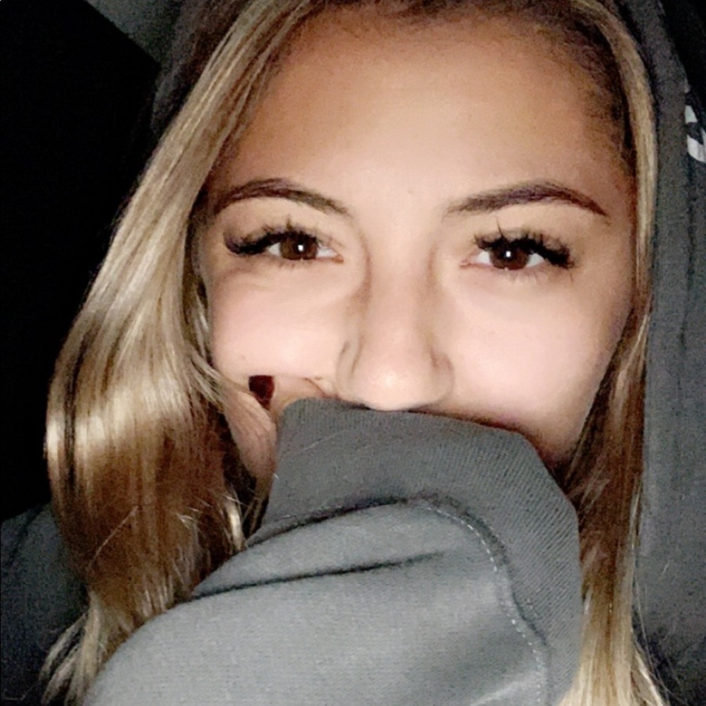 Meet your Posher, Gabriella